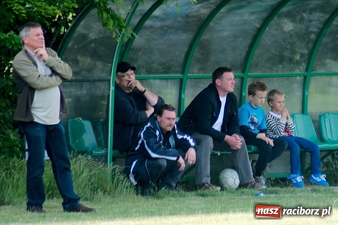 Zdjęcie w galerii na portalu naszraciborz.pl: Wymęczone zwycięstwo Wichru. Bieńkowice własnym cieniem wiadomości z regionu