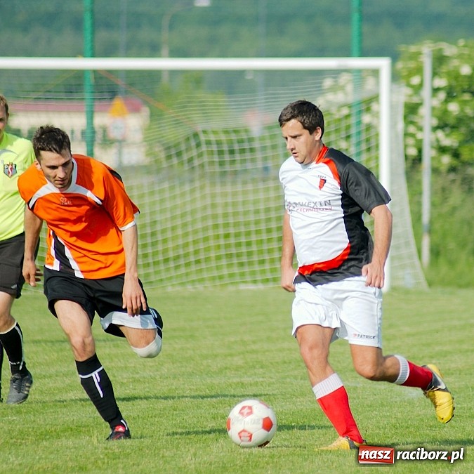 Zdjęcie w galerii na portalu naszraciborz.pl: Wymęczone zwycięstwo Wichru. Bieńkowice własnym cieniem wiadomości z regionu