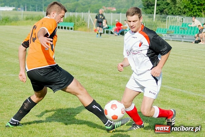 Zdjęcie w galerii na portalu naszraciborz.pl: Wymęczone zwycięstwo Wichru. Bieńkowice własnym cieniem wiadomości z regionu