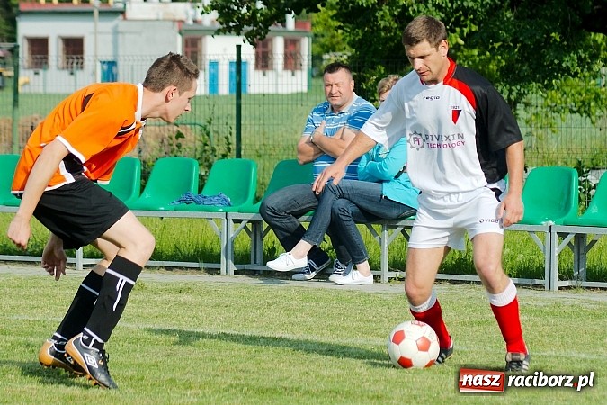 Zdjęcie w galerii na portalu naszraciborz.pl: Wymęczone zwycięstwo Wichru. Bieńkowice własnym cieniem wiadomości z regionu