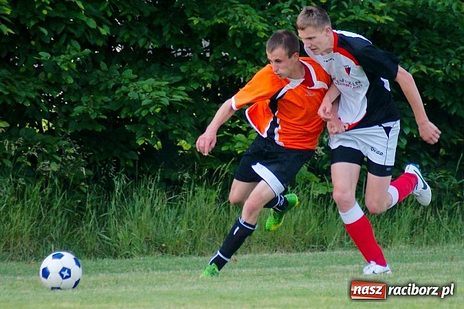 Zdjęcie w galerii na portalu naszraciborz.pl: Wymęczone zwycięstwo Wichru. Bieńkowice własnym cieniem wiadomości z regionu