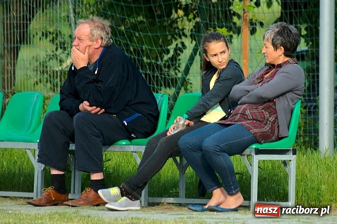 Zdjęcie w galerii na portalu naszraciborz.pl: Wymęczone zwycięstwo Wichru. Bieńkowice własnym cieniem wiadomości z regionu