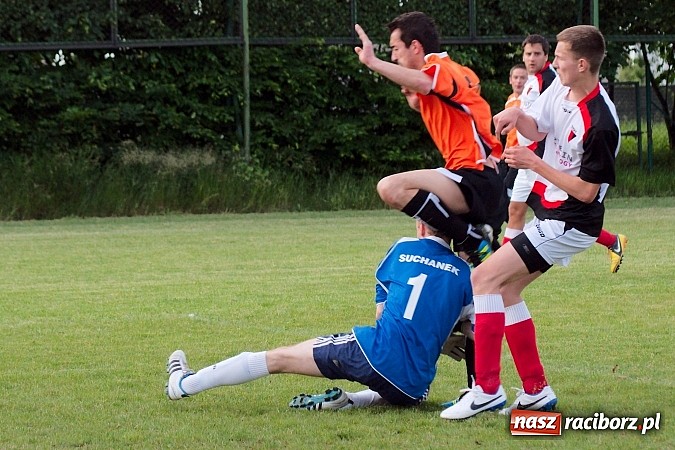 Zdjęcie w galerii na portalu naszraciborz.pl: Wymęczone zwycięstwo Wichru. Bieńkowice własnym cieniem wiadomości z regionu