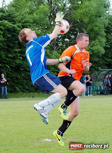 Zdjęcie w galerii na portalu naszraciborz.pl: Wymęczone zwycięstwo Wichru. Bieńkowice własnym cieniem wiadomości z regionu