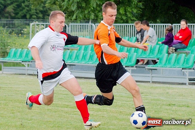 Zdjęcie w galerii na portalu naszraciborz.pl: Wymęczone zwycięstwo Wichru. Bieńkowice własnym cieniem wiadomości z regionu