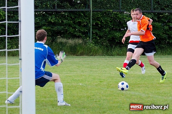 Zdjęcie w galerii na portalu naszraciborz.pl: Wymęczone zwycięstwo Wichru. Bieńkowice własnym cieniem wiadomości z regionu