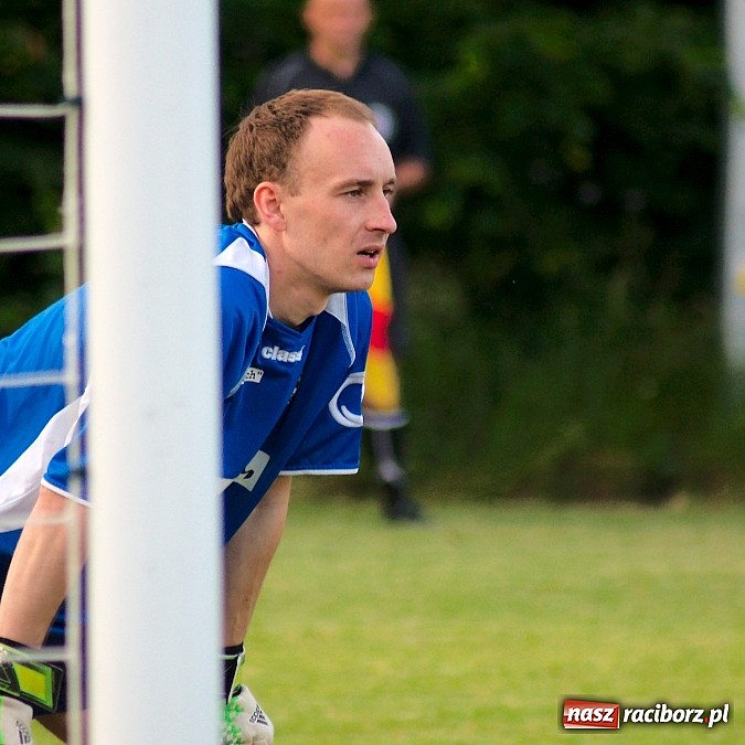 Zdjęcie w galerii na portalu naszraciborz.pl: Wymęczone zwycięstwo Wichru. Bieńkowice własnym cieniem wiadomości z regionu