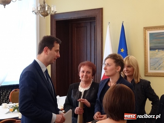 Zdjęcie w galerii na portalu naszraciborz.pl: Szef raciborskiego PCPR u premiera  wiadomości z regionu