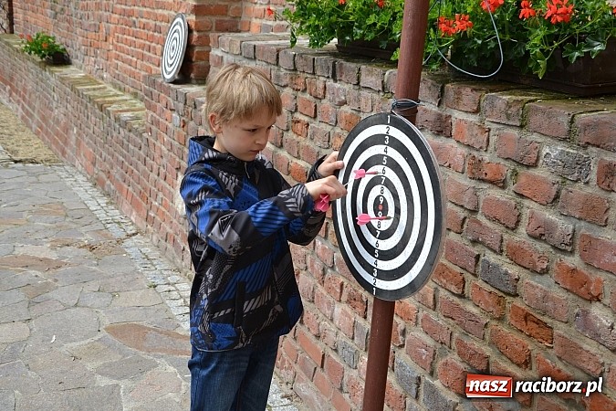 Zdjęcie w galerii na portalu naszraciborz.pl: PTTK zorganizował na zamku Dzień Dziecka  wiadomości z regionu