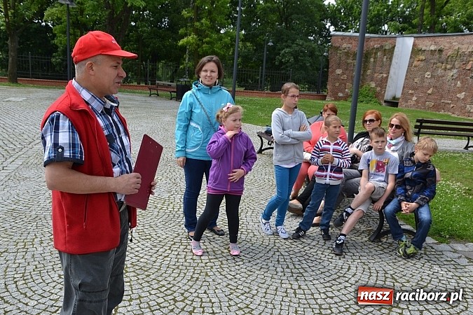 Zdjęcie w galerii na portalu naszraciborz.pl: PTTK zorganizował na zamku Dzień Dziecka  wiadomości z regionu