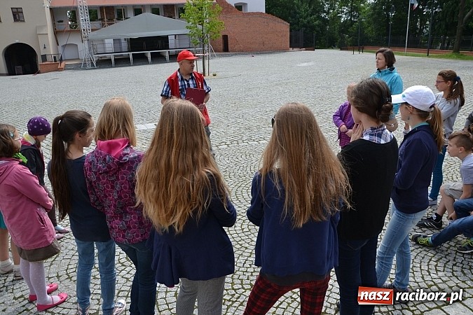 Zdjęcie w galerii na portalu naszraciborz.pl: PTTK zorganizował na zamku Dzień Dziecka  wiadomości z regionu