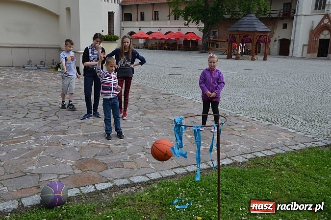 Zdjęcie w galerii na portalu naszraciborz.pl: PTTK zorganizował na zamku Dzień Dziecka  wiadomości z regionu