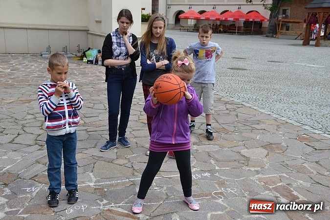Zdjęcie w galerii na portalu naszraciborz.pl: PTTK zorganizował na zamku Dzień Dziecka  wiadomości z regionu