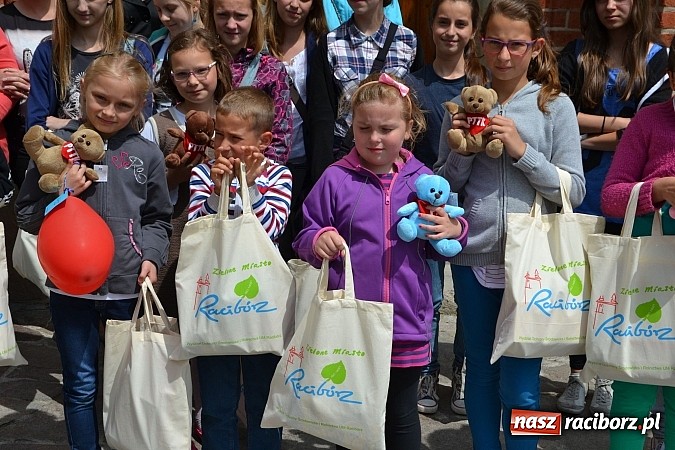 Zdjęcie w galerii na portalu naszraciborz.pl: PTTK zorganizował na zamku Dzień Dziecka  wiadomości z regionu