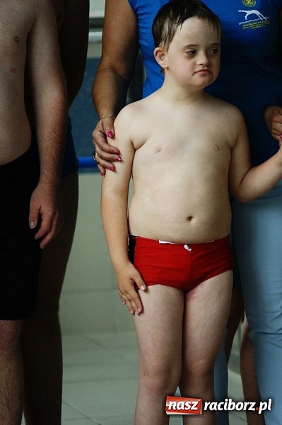 Zdjęcie w galerii na portalu naszraciborz.pl: Integracyjny festiwal pływacki na Dzień Dziecka wiadomości z regionu