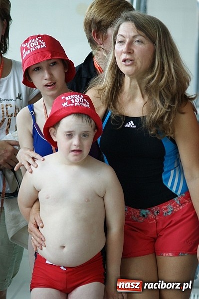 Zdjęcie w galerii na portalu naszraciborz.pl: Integracyjny festiwal pływacki na Dzień Dziecka wiadomości z regionu