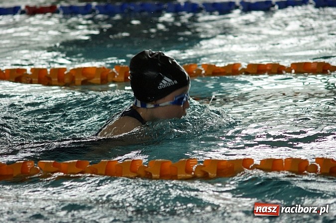 Zdjęcie w galerii na portalu naszraciborz.pl: Integracyjny festiwal pływacki na Dzień Dziecka wiadomości z regionu