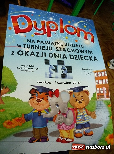 Zdjęcie w galerii na portalu naszraciborz.pl: Szachy na Dzień Dziecka w Tworkowie wiadomości z regionu