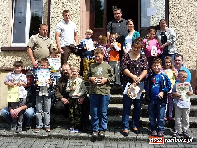 Zdjęcie w galerii na portalu naszraciborz.pl: Szachy na Dzień Dziecka w Tworkowie wiadomości z regionu
