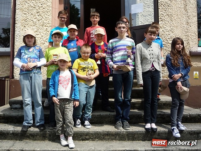 Zdjęcie w galerii na portalu naszraciborz.pl: Szachy na Dzień Dziecka w Tworkowie wiadomości z regionu