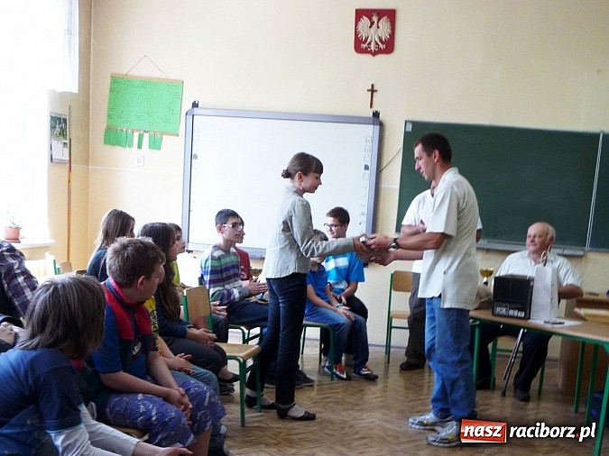 Zdjęcie w galerii na portalu naszraciborz.pl: Szachy na Dzień Dziecka w Tworkowie wiadomości z regionu