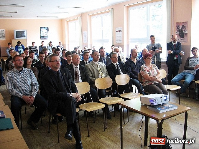 Zdjęcie w galerii na portalu naszraciborz.pl: Młodzi Niemcy na praktyce zawodowej w Raciborzu wiadomości z regionu