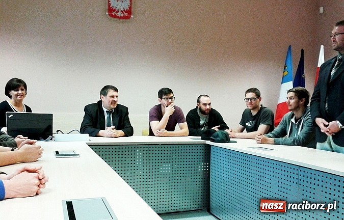 Zdjęcie w galerii na portalu naszraciborz.pl: Młodzi Niemcy na praktyce zawodowej w Raciborzu wiadomości z regionu