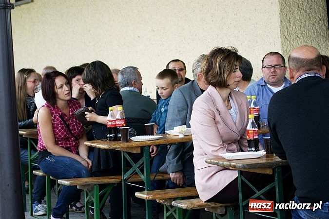 Zdjęcie w galerii na portalu naszraciborz.pl: Korowód przebierańców na festynie w Bieńkowicach wiadomości z regionu