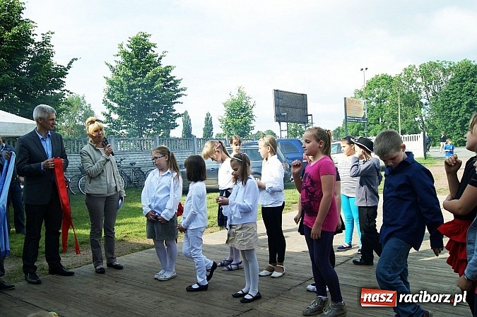 Zdjęcie w galerii na portalu naszraciborz.pl: Korowód przebierańców na festynie w Bieńkowicach wiadomości z regionu