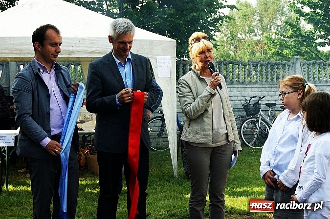 Zdjęcie w galerii na portalu naszraciborz.pl: Korowód przebierańców na festynie w Bieńkowicach wiadomości z regionu