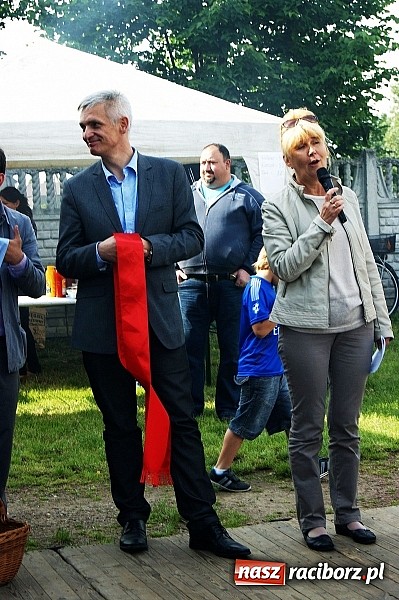 Zdjęcie w galerii na portalu naszraciborz.pl: Korowód przebierańców na festynie w Bieńkowicach wiadomości z regionu