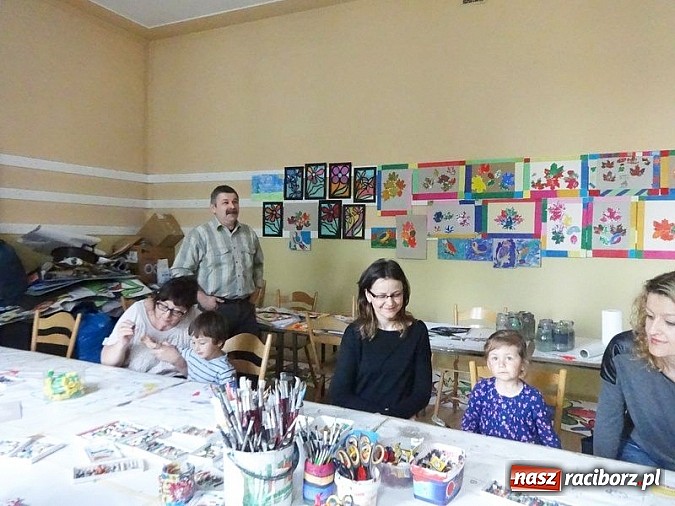 Zdjęcie w galerii na portalu naszraciborz.pl: Majówki grupy Fiku-miku w RCK wiadomości z regionu