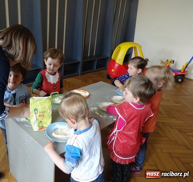 Zdjęcie w galerii na portalu naszraciborz.pl: Majówki grupy Fiku-miku w RCK wiadomości z regionu