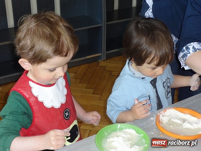 Zdjęcie w galerii na portalu naszraciborz.pl: Majówki grupy Fiku-miku w RCK wiadomości z regionu