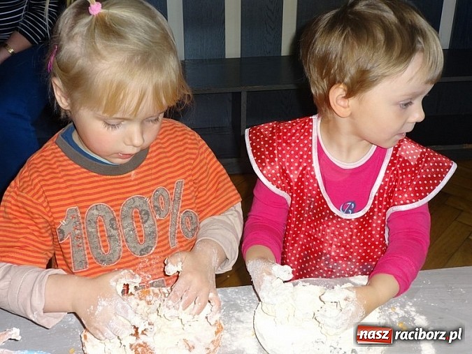 Zdjęcie w galerii na portalu naszraciborz.pl: Majówki grupy Fiku-miku w RCK wiadomości z regionu