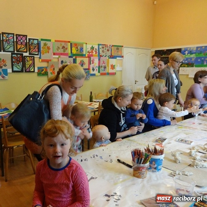 Zdjęcie w galerii na portalu naszraciborz.pl: Majówki grupy Fiku-miku w RCK wiadomości z regionu