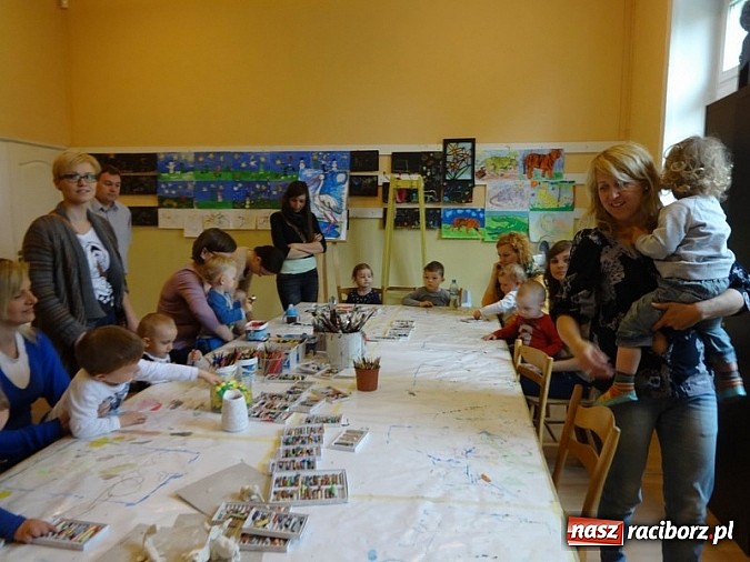 Zdjęcie w galerii na portalu naszraciborz.pl: Majówki grupy Fiku-miku w RCK wiadomości z regionu