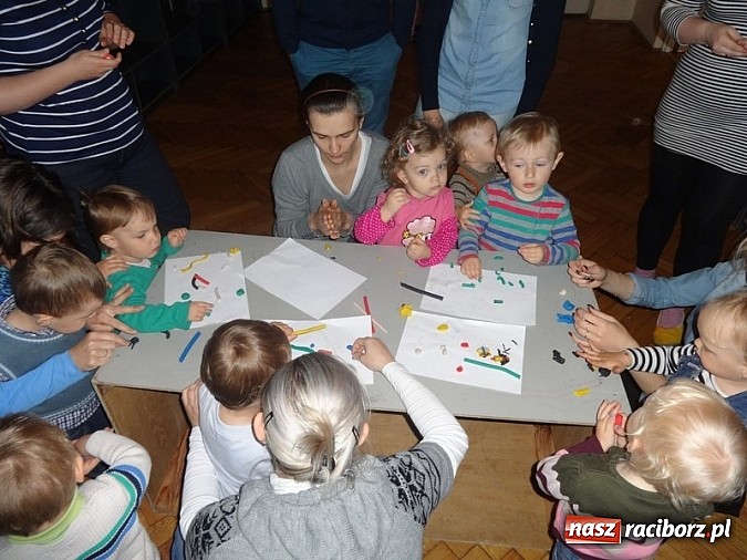 Zdjęcie w galerii na portalu naszraciborz.pl: Majówki grupy Fiku-miku w RCK wiadomości z regionu