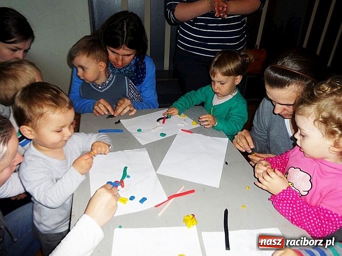 Zdjęcie w galerii na portalu naszraciborz.pl: Majówki grupy Fiku-miku w RCK wiadomości z regionu