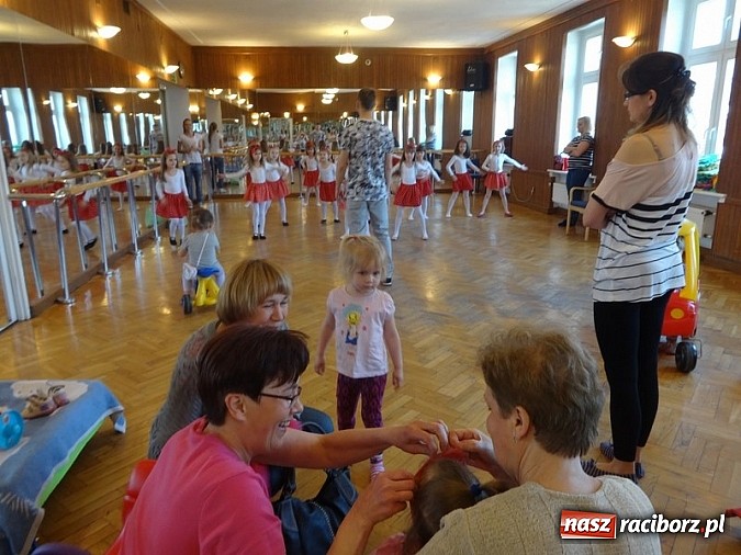 Zdjęcie w galerii na portalu naszraciborz.pl: Majówki grupy Fiku-miku w RCK wiadomości z regionu