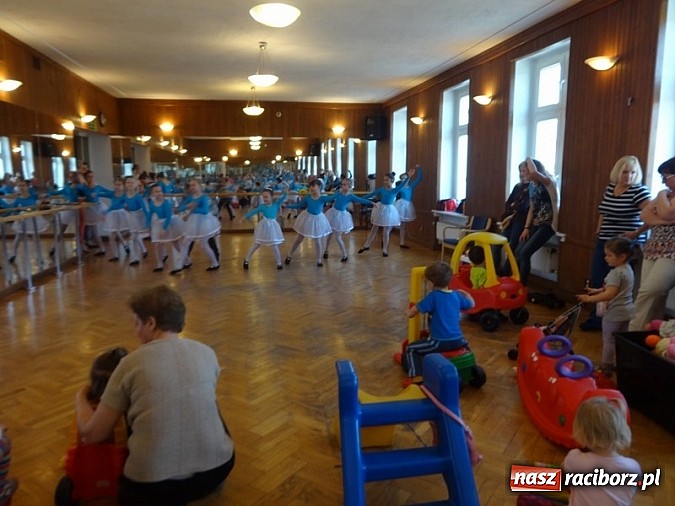 Zdjęcie w galerii na portalu naszraciborz.pl: Majówki grupy Fiku-miku w RCK wiadomości z regionu