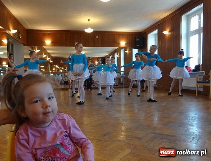 Zdjęcie w galerii na portalu naszraciborz.pl: Majówki grupy Fiku-miku w RCK wiadomości z regionu