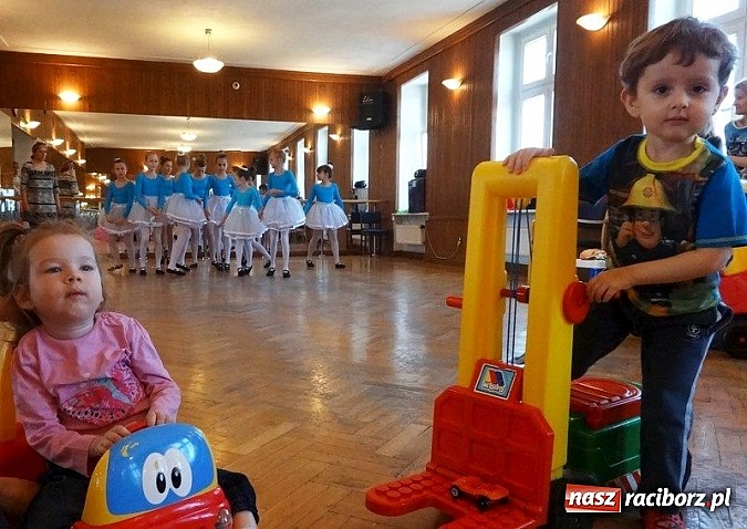 Zdjęcie w galerii na portalu naszraciborz.pl: Majówki grupy Fiku-miku w RCK wiadomości z regionu