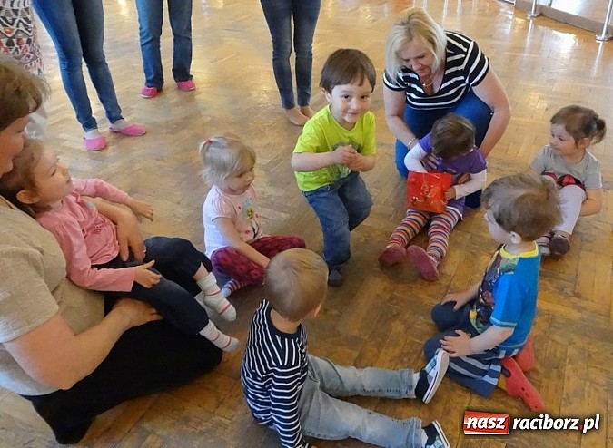 Zdjęcie w galerii na portalu naszraciborz.pl: Majówki grupy Fiku-miku w RCK wiadomości z regionu