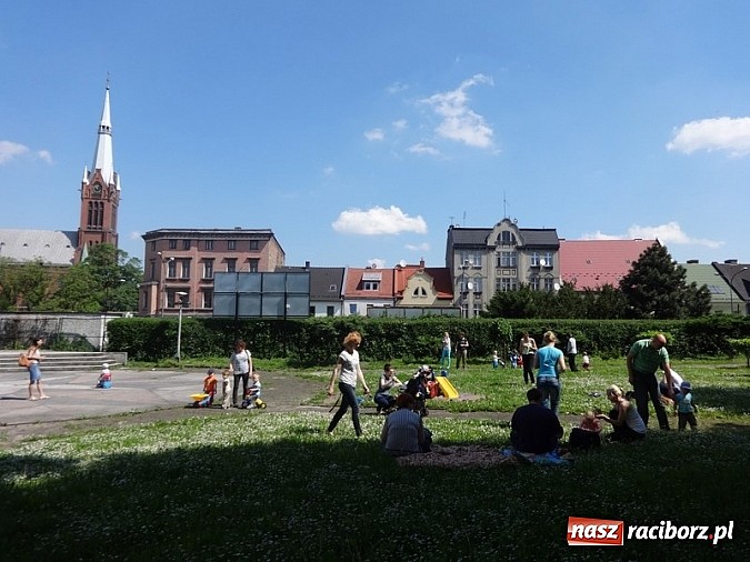 Zdjęcie w galerii na portalu naszraciborz.pl: Majówki grupy Fiku-miku w RCK wiadomości z regionu