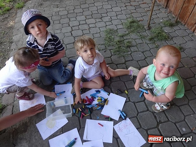 Zdjęcie w galerii na portalu naszraciborz.pl: Majówki grupy Fiku-miku w RCK wiadomości z regionu