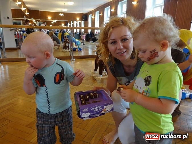 Zdjęcie w galerii na portalu naszraciborz.pl: Majówki grupy Fiku-miku w RCK wiadomości z regionu