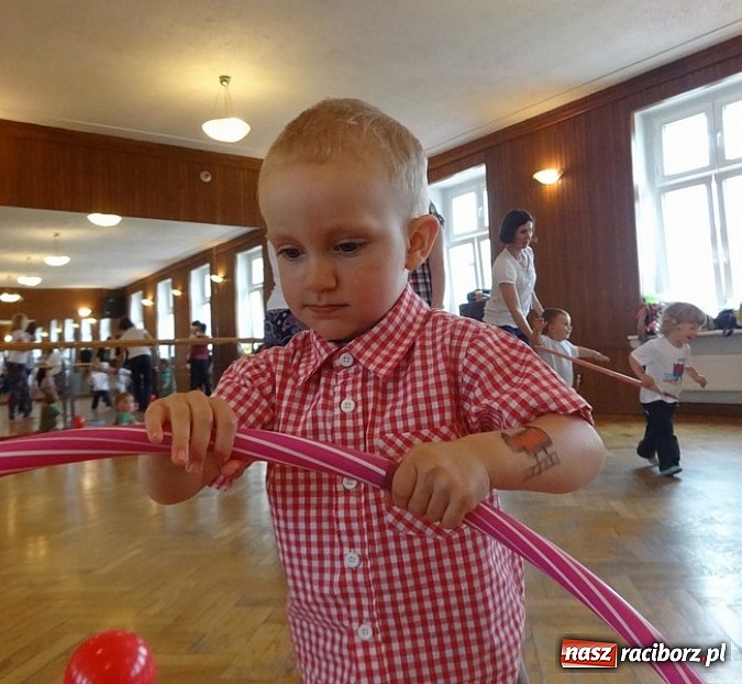 Zdjęcie w galerii na portalu naszraciborz.pl: Majówki grupy Fiku-miku w RCK wiadomości z regionu