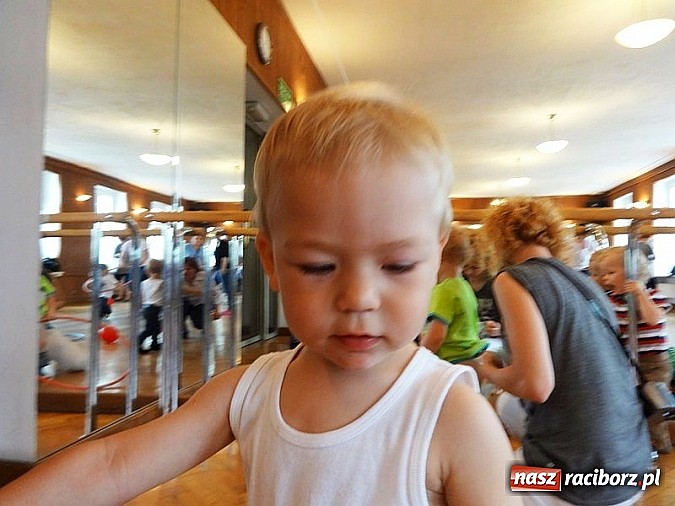 Zdjęcie w galerii na portalu naszraciborz.pl: Majówki grupy Fiku-miku w RCK wiadomości z regionu