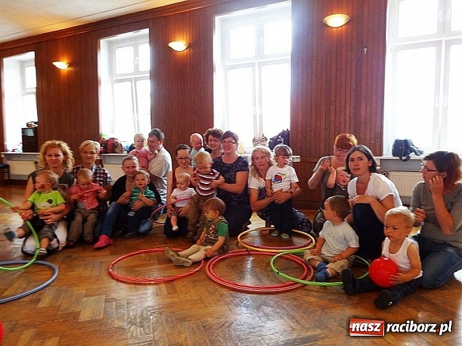 Zdjęcie w galerii na portalu naszraciborz.pl: Majówki grupy Fiku-miku w RCK wiadomości z regionu